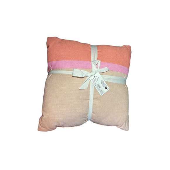 2 Pillows Set - Picture 2 of 3